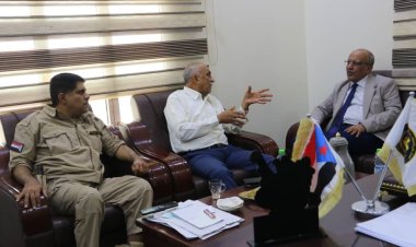 رئيس الجمعية الوطنية يلتقي في المكلا رئيس الكتلة الجنوبية في مجلس النواب اليمني