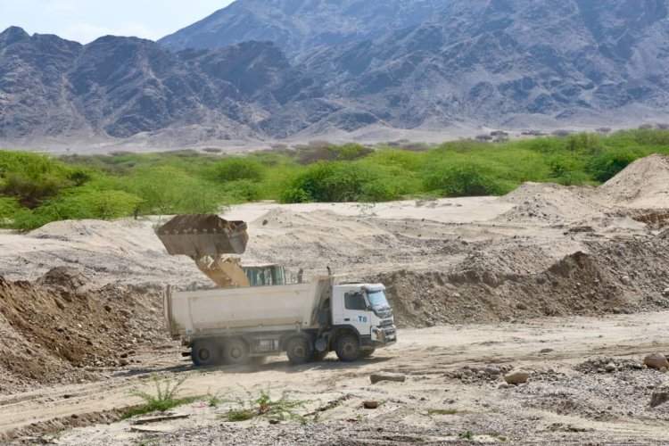 بتكليف من النائب المحرّمي.. فريق ميداني يرصد الأعمال الإنشائية بمشروع سد حسّان الاستراتيجي بأبين