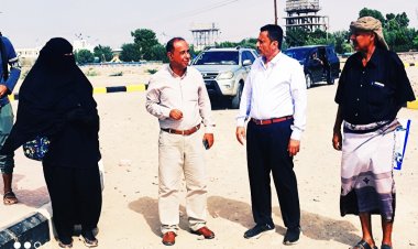 رئيس انتقالي أبين يتفقد منتزه ساحة الشهداء بزنجبار