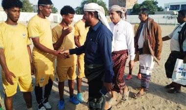 انتقالي أبين والسلطة المحلية خنفر يفتتحان بطولة الشهيد القائد عبداللطيف السيد الكروية بجعار