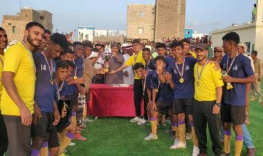 في نهائي من طرف واحد..  *دلما يكتفي برباعية في مرمى الشرق ويتوج بكأس بطولة "بامبارك" بسقطرى بجدارة*