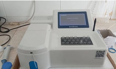 رفد مستشفى أحور بإجهزة متطورة لتحاليل وظائف  الكلى وانزيمات الكبد والفيروسات