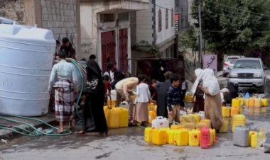 عدن.. سكان حي الميدان ومعسكر20 يشكو لحدث اليوم من انقطاع الماء وينشادون الجهات المعنية