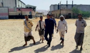 محافظ شبوة بن الوزير يشدد على تحسين مستوى خدمة الكهرباء خلال شهر رمضان