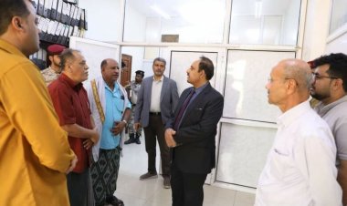 السلطة المحلية بحضرموت تتفقّد الدوام الرسمي للوحدات الإدارية والمؤسسات والهيئات الحكومية في أول أيام رمضان