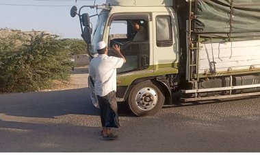 رباط المشهور وفاعلي الخير بأحور يدشنون مشروع توزيع افطار الصائم في الخط الدولي على المسافرين