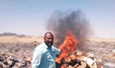 إتلاف مايقارب “3” طن من المواد الغذائية والاستهلاكية منتهية الصلاحية بمدينة عتق