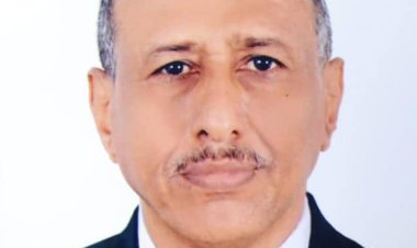 مدير عام الموارد المالية في محافظة أبين الاستاذ علي سالم لخشع يشكر كل من قدم لهم واجب العزاء