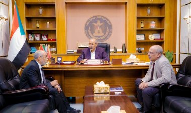 الرئيس الزُبيدي يلتقي رئيس الكتلة الجنوبية في البرلمان فؤاد عبيد واكد