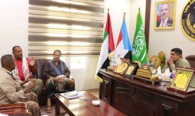 رئيس انتقالي حضرموت يطلع على حيثيات مقتل الصياد عمر العمودي في الصومال