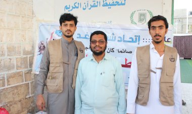 رئيس اتحاد شباب الغد بالمهرة يشيد بجهود الفرق العاملة في توزيع وجبات إفطار لعابري السبيل والمساجد