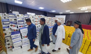 انتقالي حضرموت يدشن توزيع السلال الغذائية على الأسر الفقيرة في المحافظة