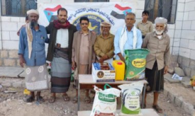 انتقالي حبان يدشن توزيع السلال الغذائية لأسر الشهداء بالمديرية