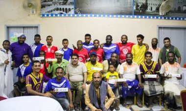 رئيس انتقالي حضرموت يدشن منافسات المسابقة الثقافية الرياضية والدينية للفرق الشعبية بالمكلا