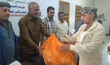 تنسيقي المجتمع المدني”بالضالع يدشن توزيع كسوة العيد