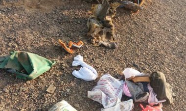 استشهاد شابين بانفجار لغم حوثي بدراجتهما النارية قرب باب المندب