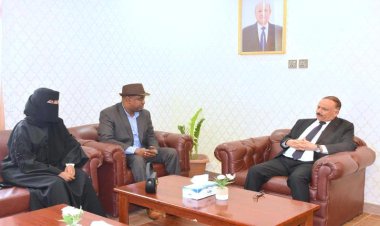 وزير النقل يستقبل السفير الصومالي في مكتبه لبحث سبل التعاون المشترك بين البلدين