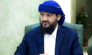 النائب المحرّمي يُعزَّي بوفاة الشيخ عطاف محمد بن عطاف