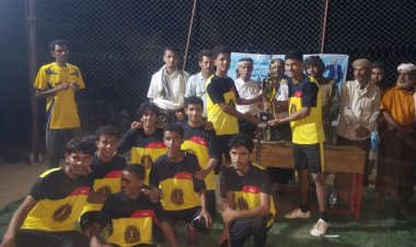 فريق اصدقاء الشهداء يتوج بكأس بطولة الشهيدين السيد والمرهبي بمديرية مودية