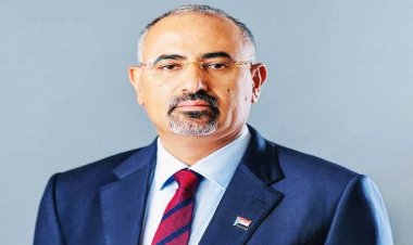 الرئيس الزُبيدي يطمئن على الأوضاع في محافظة حضرموت