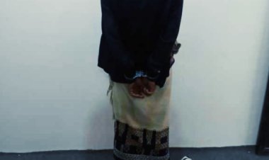 قوات دفاع شبوة تضبط كمية من مادة الحشيش المخدر على  مدخل مدينة عتق