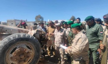 رئيس هيئة العمليات المشتركة يتفقد مسرح العمليات القتالية بجبهة يافع الحدودية