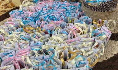 مؤسسة المرأة السقطريه الاستجابة والتنميه توزع هدايا للاطفال بمناسبة عيد الفطر