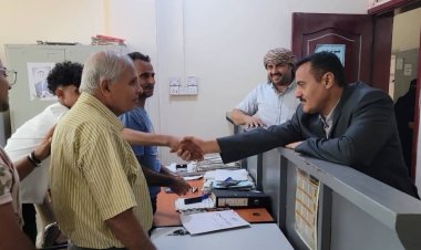 مدير عام المنصورة يشيد بمستوى إنضباط الموظفين في أول أيام الدوام الرسمي