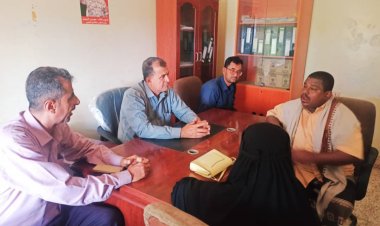 نائب رئيس انتقالي ابين يلتقي مدير مكتب الشباب والرياضة في مديرية خنفر