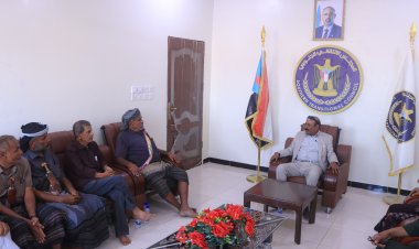 رئيس انتقالي شبوة يلتقي بأعضاء اللجنة التحضيرية لنقابة عمال الجنوب