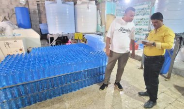 صحة البيئة بالمعلا تدشن حملات لمحلات بيع المياة المثلجة بدون لواصق وتحذر المخالفين