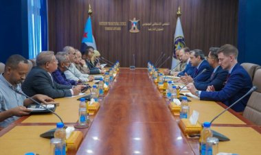 الأمين العام للمجلس الانتقالي يجري مباحثات مع نائب المبعوث الأممي حول تطورات العملية السياسية والملف الاقتصادي