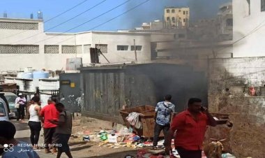 اندلاع حريق بمحول كهربائي بمنطقة شعب العيدروس بعدن