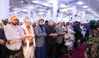 الكثيري يتقدم جموع مشيّعي نجل محافظ محافظة لحج