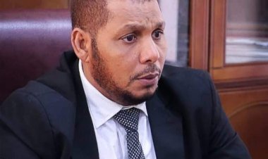 المحافظ الثقلي يؤكد على  إتخاذ عدد من الإجراءات اللازمة لمواجهة تداعيات الاضطراب المداري في سقطرى