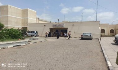 وفاة شخص وإصابة 14 آخرين بحادث انقلاب سيارة بلحج