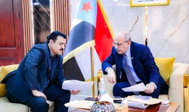 الكثيري يطّلع من الداؤودي على الأوضاع العامة بمديرية المنصورة