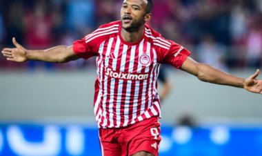 هاتريك” اللاعب المغربي الكعبي يقرب أولمبياكوس من نهائي دوري المؤتمر الأوروبي