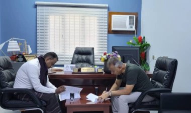 توقيع اتفاقيتي انشاء موقف سيارات بشارع الشهيد مدرم ورصف مقر صحيفة 14 اكتوبر