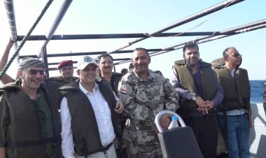 وزير المياه والبيئة يعاين موقع غرق سفينة روبيمار لتقييم وضعها الحالي