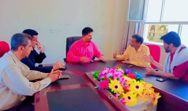 مكتب الإعلام ونقابة الصحفيين الجنوببين أبين يستعرضان جهود إعادة تفعيل المؤسسات الإعلامية والصحفية المتوقفة