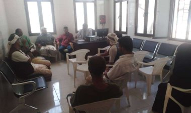 الحامدي يتفقد سير العمل في المركز الصحي بمديرية سرار