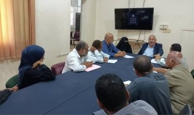 الدكتور البيشي يعقد اجتماعاً موسعاً مع الهيئة الإدارية لمستشفى الامراض النفسية بعدن