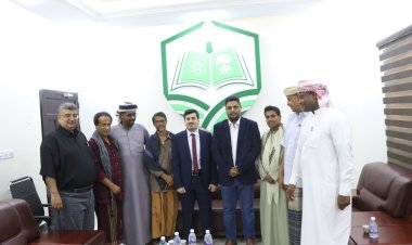 بن عفرار يطلع خلال زيارته على سير العملية التعليمية بجامعة المهرة