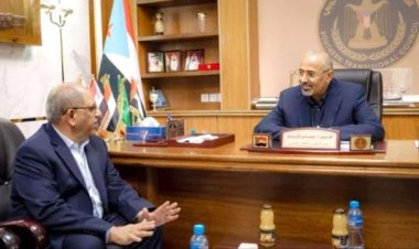 الرئيس الزُبيدي يوجه بمعالجة أوضاع الطلاب المبتعثين في كوبا