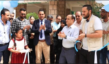 مدير عام دارسعد يدشن إستلام وتشغيل مشروع تزويد وتركيب منظومات الطاقة الشمسية لعدد ثمان مدارس ومكتب التربية بالمديرية