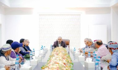 الرئيس الزُبيدي يشيد بنضال وتضحيات أبناء حجر في الدفاع عن الجنوب وحماية حدوده