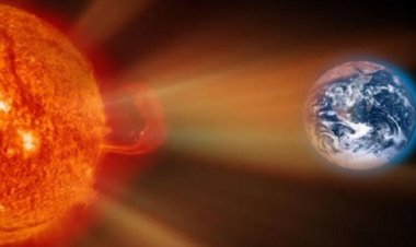 حدث تاريخي ومرعب.. عاصفة شمسية تضرب الأرض وتلون السماء