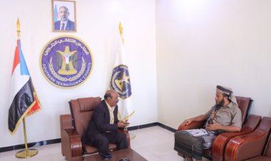 رئيس انتقالي شبوة يلتقي رئيس عمليات اللواء 32 عمالقة جنوبية