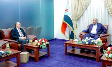 الرئيس الزُبيدي يوجّه بسرعة إيجاد آلية عادلة تضمن استقرار أسعار بيع الروتي